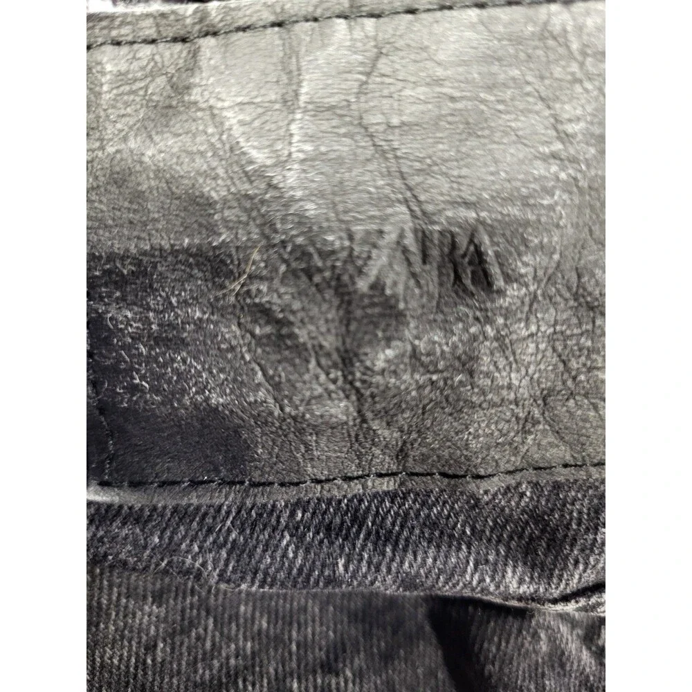 Zara pants are Mom Fit (or 